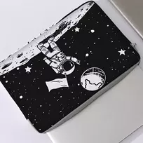 Nešiojamo kompiuterio dėklas/įmautė "kosmonautas"