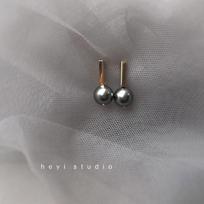 14K Gold-Plated S925 Silver Gray-Black Pearl Stud Earrings - Elegant and Versatile Design Short Black Pearl Pair