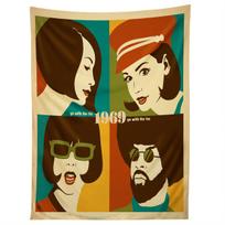 GO WITH THE FLO FRO tapestry 75x100 juoda