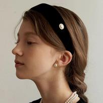 Celia Pearl Velvet Hairband_HB0103 Black