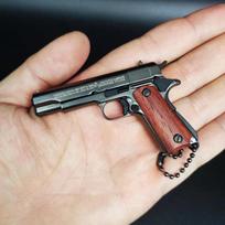 1:3 Skalės Lydinio 1911 Pistoletas Mini Pistoletas Metalo Raktų Pakabukas 1911 Pistoletas Raktų Pakabukas Fidget Žaislas PUBG Pistoletas Dovana Pubg Dekoracija Žaislai