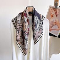Autumn and winter fashion versatile herringbone pattern silk wool silk scarf 65cm high-end light luxury scarf silk wool medium square scarf 65*65cm