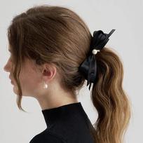 Merrill Pearl Ribbon Banana Pin JP-25-112BA black