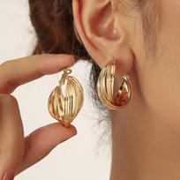 Retro Hong Kong Style Twisted Metal Earrings for Women - Niche Temperament Ear Studs, Trending Autumn/Winter Accessory auksas