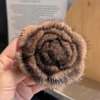 Fashion Scarf Decorative Real Mink Fur Brooch High-end Elegant Flower Brooch Sweater Pin tamsiai ruda spalva