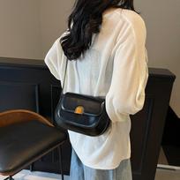 Women's bag niche high-end retro red bag 2025 new simple small square bag versatile shoulder messenger bag 22*6*14 juoda