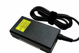 Hewlett Packard (HP) „Packard Bell“ kintamosios srovės adapteris 65 W, nešiojamasis kompiuteris, skirtas naudoti viduje, 100–240 V, 50/60 Hz, 65 W, 19 V