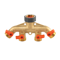 BRADAS 4-krypčių skirstytuvas, vidinis sriegis 3/4″ x išorinis sriegis 3/4″, žalvarinis su vožtuvais BRASS SOFT