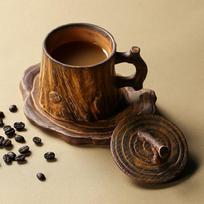 Vintažinis rankų darbo keraminis kavos puodelis su lėkštute ir dangteliu – Rustic medžio kelmo puodelis pour-over ir latte art gėrimams 1 Set