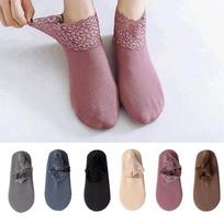 Loose Luna Lemec Ankle Lace Socks skin