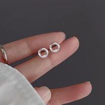 Geometric Mobius Earrings - Women's S925 Sterling Silver, Light Luxury, Small Ins Style, Fashionable Ear Jewelry. 925 Silver platina