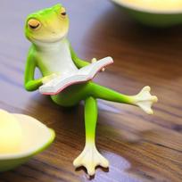 Reading Frogs Statues Garden Decors Resin Frogs Outdoor Animal Statue Garden Decoration Frogs Figurine Yard Ornaments žalia