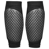 Avivor Soccer Shin Guards Sleeves Dual-Layered Shin Pads Suitable For Kids Youth Adults Football Games Protective Soccer Equipment M juoda