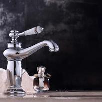 High Pressure Brass Basin Faucet Teapot Type Antique Copper Faucet  Bathroom Use Style B