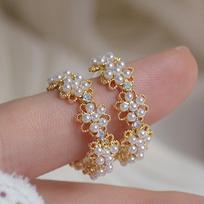 Elegant Imitation Pearl Plum Blossom Earrings auksas