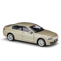 Welly 1/24 BMW 5 Series 535i Alloy Car Model Diecasts & Toy Metal Vehicles Car Model High Simulation Collection Childrens Gifts auksinė