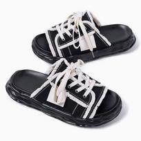 Fashion Men's Niche Designer Trendy One-piece Slides Men Lace-up Casual Outdoor Shoes Mens Versatile Style Breathable Slippers 38 juoda