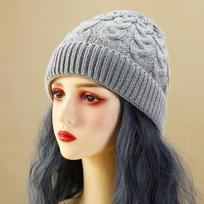 Unisex Wool Cross-Stitch Cable Knit Hat – Warm Pullover or Pointed Style for Couples One Size šviesiai pilka spalva