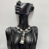 Crystal Rhinestone Choker: European American Oval Water Drop Exaggerated Necklace with a Grand Fashion Statement. balta