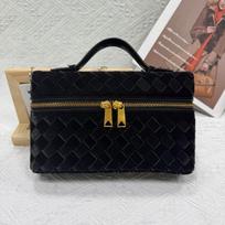 The new lunch box bag features a niche design, purely handmade woven design, high-end crossbody lightweight makeup bag juoda