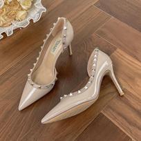 2025 spring and autumn new nude pointed head light mouth fine heel versatile not tired feet women's rivet professional single shoes 34 kūno spalva