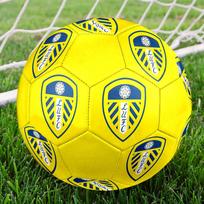Leeds United FC Futbolo kamuolys, spalvingas, tinkamas visoms amžiaus grupėms, mašininio siuvimo, PVC medžiaga, varžybinio lygio, patvarus ir gerai atšokantis