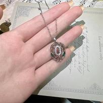 Women's Crystal Snake-Shaped Necklace, Niche Design, Luxurious Clavicle Chain, Elegant Sweater Chain