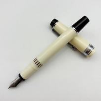 WingSung 629 Limited Panda White Large Resin Piston Fountain Pen Iraurita EF/F Nib Gold Clip Business Student Writing Gift Pen (as the picture,EF(0.38mm))