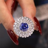 Luxurious Shiny Sapphire Ring for Women - Elegant High-End Design