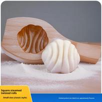 Rankų darbo kieto medžio įdarytų bandelių rašto mantou formelė tinka pradedantiesiems gaminti rankų darbo garuose virtų bandelių tešlą. I