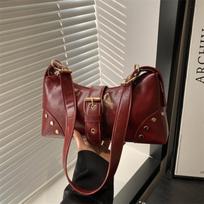 Vintage Rivet Shoulder Bag Y2k Spicy Girl Handbag Retro Buckle Armpit Bag  Female raudona