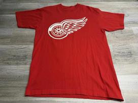 Vintage Detroit Red Wings Steve Yzerman #19 Red T-Shirt Mens Size XL NHL Hockey L