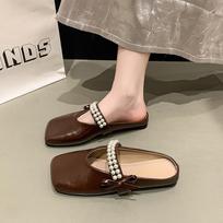 Square head pearl belt flat bottom cool slippers women's outer wear summer 2025 new light mouth fashion soft bottom bag head half slippers 35 ruda