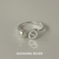 Su Chuang Asymmetrical Pig Nose Pearl Ring: S925 Sterling Silver, Niche Design for Women, High-End Personality Finger Ring. Adjustable Open Ring