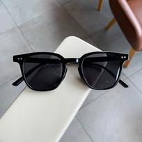 Nauji vintažiniai kvadratiniai akiniai nuo saulės Moteriški Vyrai Prabangūs Maži Apvalūs Akiniai nuo saulės Moteriški Maži Akiniai Oculos De Sol Vyrams Moterims 1PCS