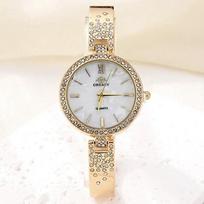Trendy Women's Diamond-Accented Casual Quartz Bracelet Watch auksas