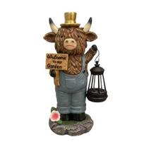 Highland Cow Garden Statue with Solar Lantern, Welcome to My Garden Outdoor Resin Cow Sculpture for Farmhouse Yard Garden Patio Lawn Decor 1pc