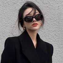 Arc de Triomphe Women's Cat Eye Sunglasses - High-End Fashion with UV Protection