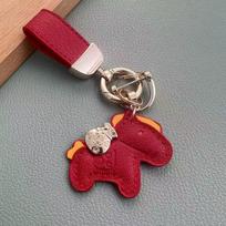 Cute Pony Keychain Short Leather Car Keyring Pendant Personalized Ring Key Chains for Men and Women No Logo raudona