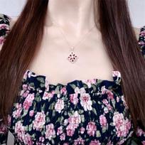 Elegant Ruby Rhombus Hollow Necklace in Champagne Gold - Chic Clavicle Chain for Women, Trendy High-End Celebrity Style