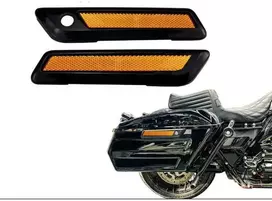 Geltonų atšvaistų komplektas ant Harley Touring 2014-2023 šoninių daiktadėžių