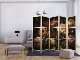Japoniška kambario pertvara - Įspūdingos tulpės - raudonų ir baltų gėlių puokštė juodame fone