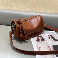 Natūralios odos moteriška rankinė Boston tipo rankinė Peties rankinė Universali crossbody rankinė Moteriška pagalvės formos rankinė ruda