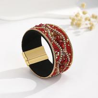 Handmade Bohemian Magnetic Buckle Bracelet Natural Gravel and Diamond Wide Leather Cuff Fashionable Accessory raudona