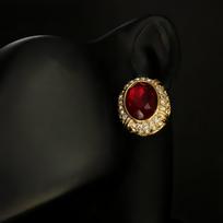 Exquisite Retro Oval Stud Earrings with Ruby and Full Diamond Micro-Pave auskarų spalva