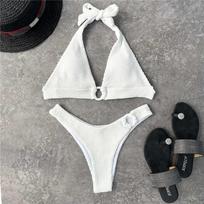 „Halter“ raukšlėtas bikinis, moteriškas maudymosi kostiumėlis Moteriškas maudymosi kostiumėlis Dviejų dalių bikinio rinkinys Vidurio juosmens Brazilijos maudymosi kostiumėlis S balta