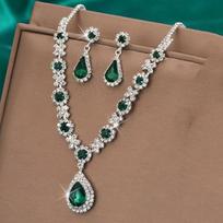 Elegant Green Rhinestone Water Drop Necklace & Earring Set – Light Luxury Clavicle Chain Jewelry