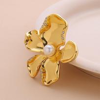 Coco Style Pearl Flower Lapel Pin Brooch - Elegant Alloy Corsage Accessory