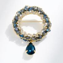 Bo Xin Yun Palace Retro Round Water Drop Brooch: Unisex Silk Scarf Buckle & Simple Suit Accessory.