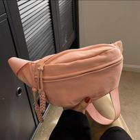 Moteriškas juosmens komplektas Didelės talpos nailoninis „Fanny Pack“ gatvės stiliaus krepšys prie krūtinės Madingi pečių krepšiai Krepšiai su juosmeniu. rožinė